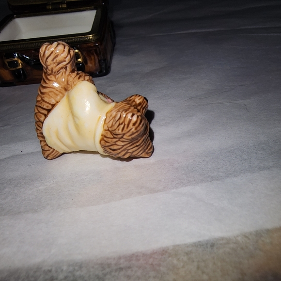 Bearware Pottery Momma Bear on Trunk with Baby - Picture 7 of 10